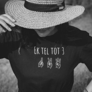 Short Sleeve T-Shirt : Ek tel tot 3